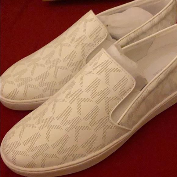 Pair of Michael Kors size 10 slip on shoes - Picture 3 of 7